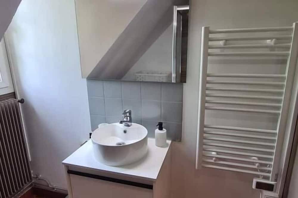Appartement entier, Le Domaine de Baracas - Le Petit Gîte **** avec Spa - 2 à 4 pers in Huisseau-sur-Mauves, Vallée de la Loire