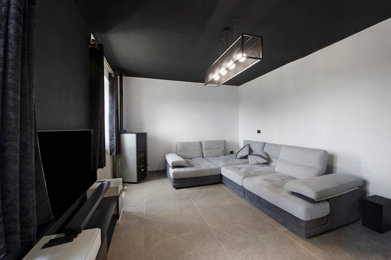 Ganze Wohnung, Wohnung in einer Villa in Valdilana, Walliser Alpen