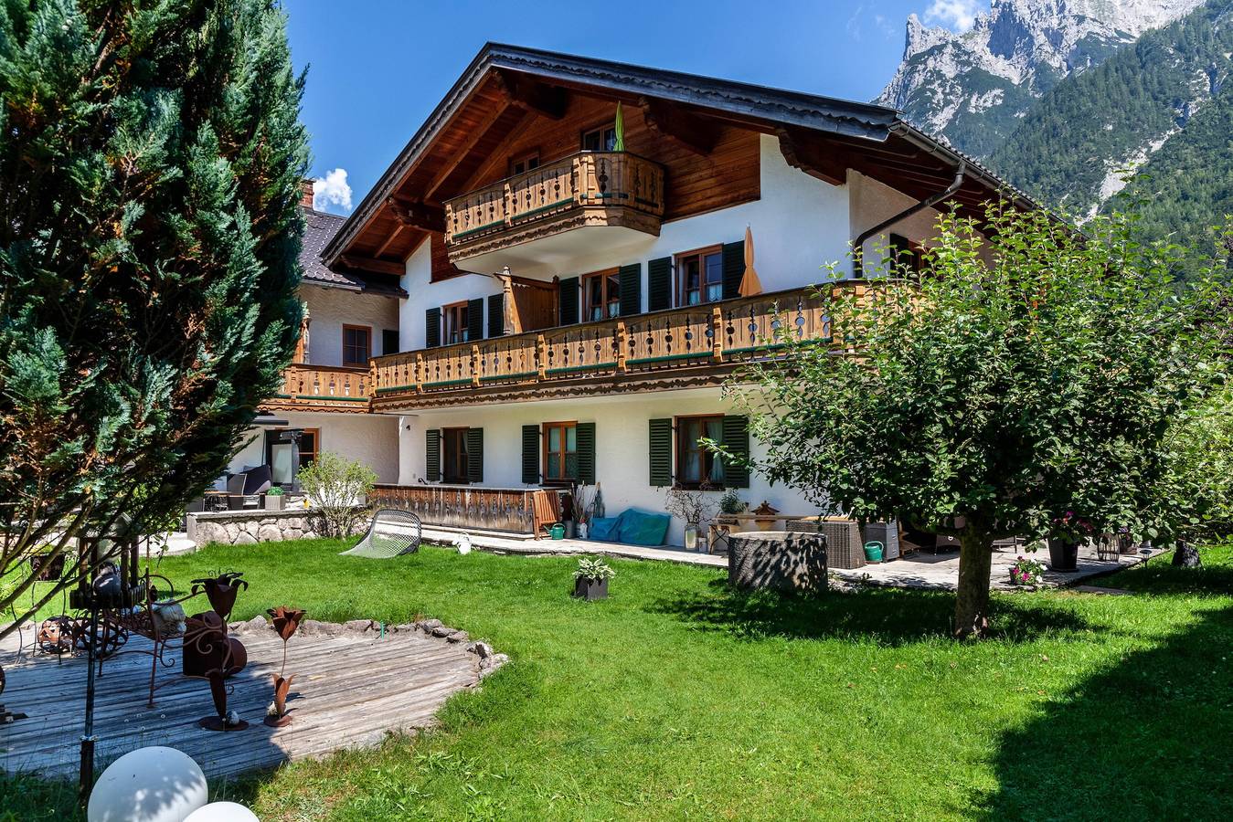 Entire apartment, Apartment 'Wohnung 4' with Mountain View, Balcony and Wi-Fi in Mittenwald, Bavarian Alps