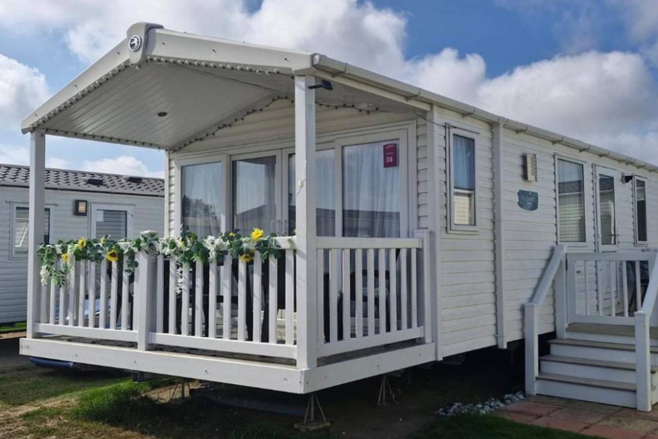 Silver-grade Mobile - Sleeps 6 - Dogs Welcome in Caister-on-Sea, Great Yarmouth