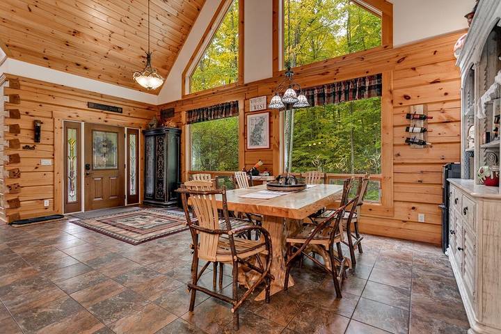 Log cabin for 8 people, with terrace in Door County