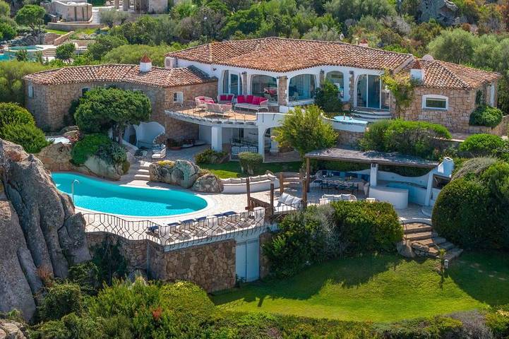 Villa per 20 persone, con sauna e giardino nonché idromassaggio e balcone in Porto Rotondo