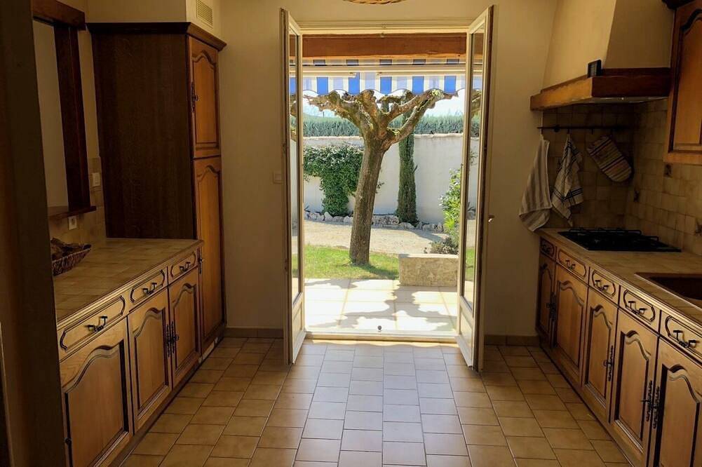 Air-conditioned villa with private swimming pool, South Ardèche, 5 minutes from the heart of the Gorges. in Saint-Alban-Auriolles, Ardèche