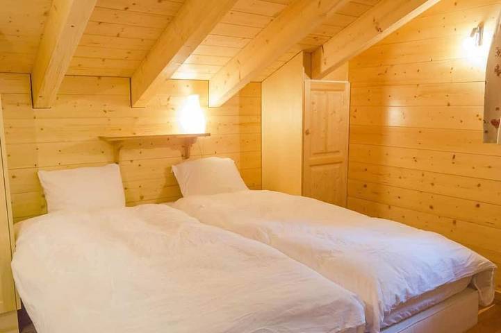 Landhaus, sauna, terrasse, balkon, parkmöglichkeiten, fernseher, schließfach für die skier, 188m² in Les Masses, Hérémence