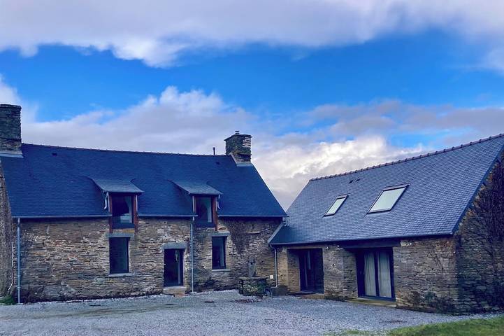 Location de vacances pour 12 personnes, avec jardin à Sainte-Brigitte
