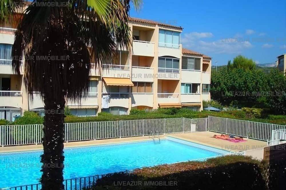 Apartamento entero, Estudio Con Terraza En Residencia Con Piscina / 4 Pers. in Sanary-sur-Mer, Costa mediterránea (Francia)
