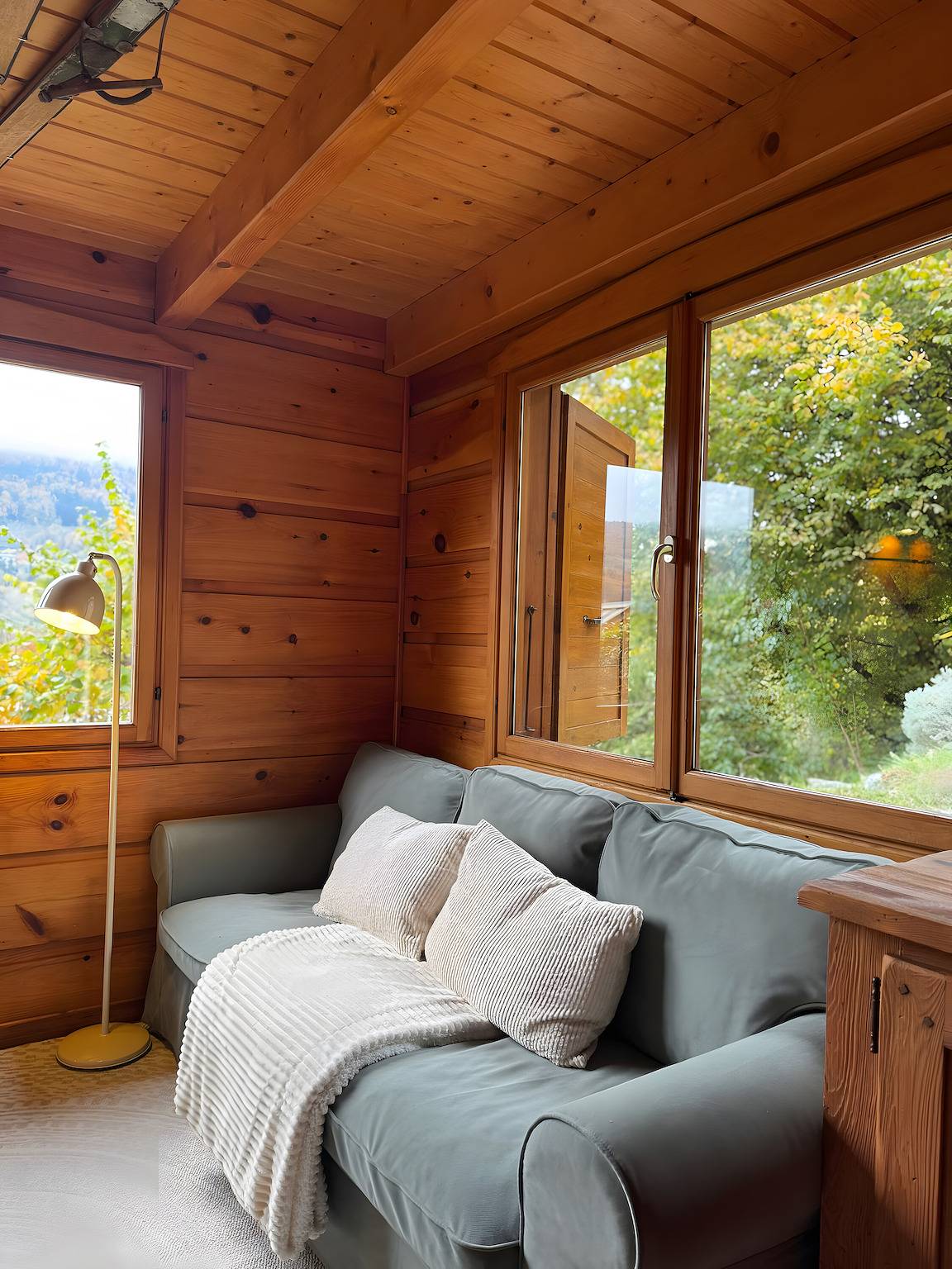 Chalet „Gemütlich mit Mezzanine“: Bergblick, private Terrasse und Wlan in Verchaix, Region Bonneville