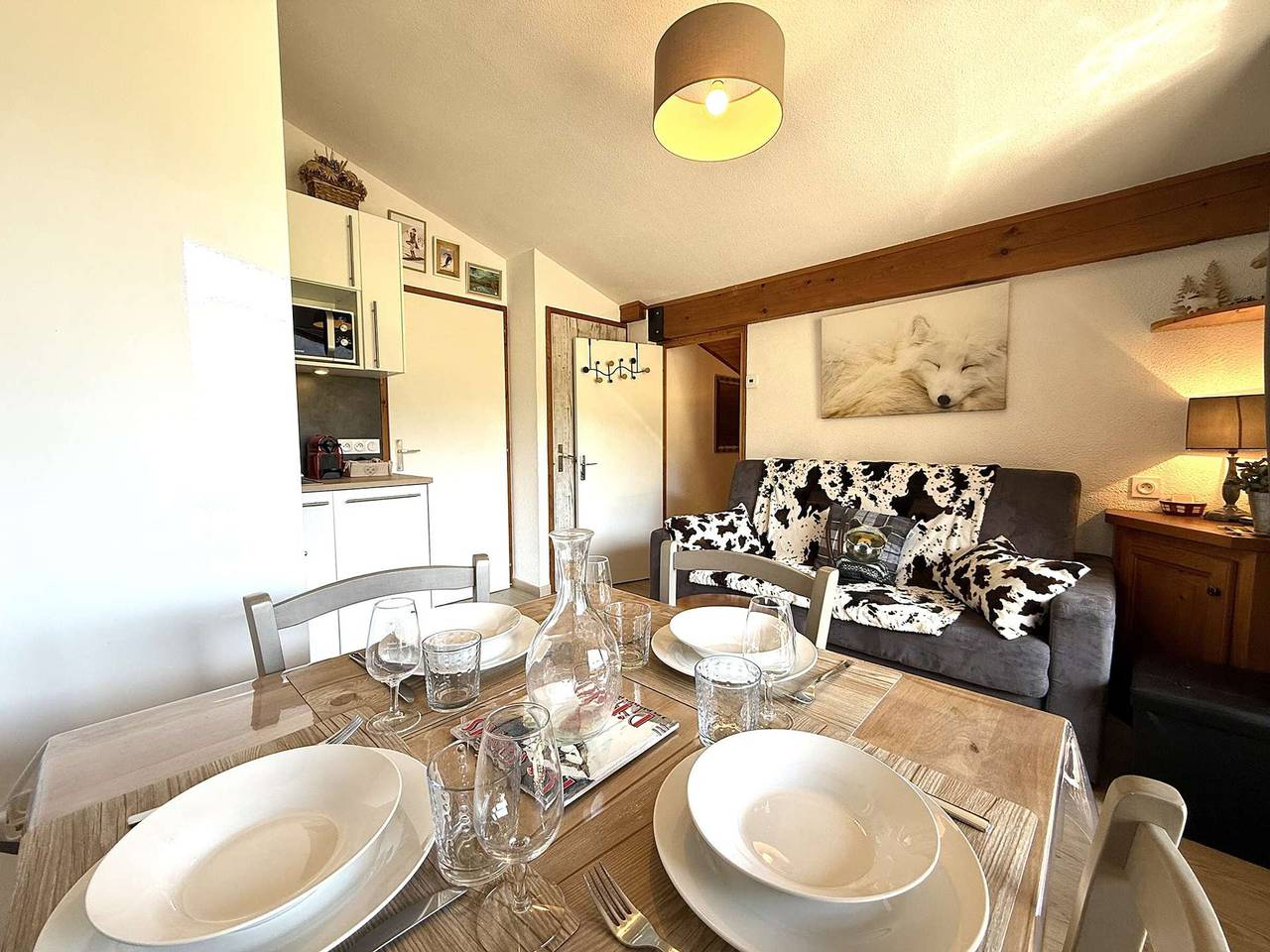 Apartamento entero, Apartamento de 2 habitaciones en Praz Sur Arly, aparcamiento, cerca de pistas, para 5 personas in Praz-sur-Arly, Pays du Mont-Blanc