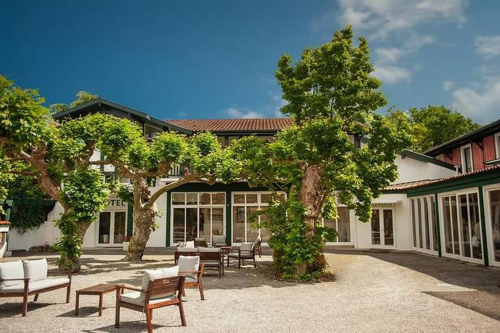 Gîte pour 4 personnes, avec Terrasse ainsi que Jardin et Vue à Orist - 2