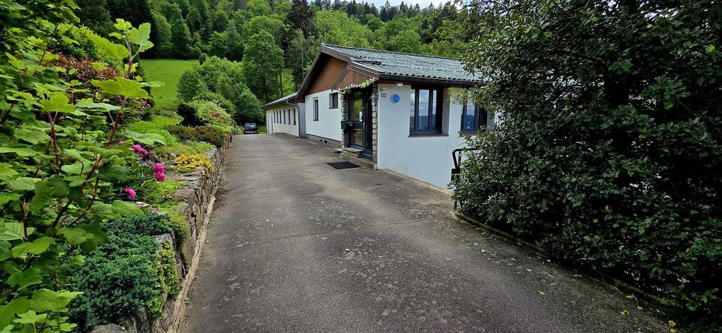 Gîte pour 40 personnes, avec Balcon ainsi que Terrasse et Jardin dans Lorraine