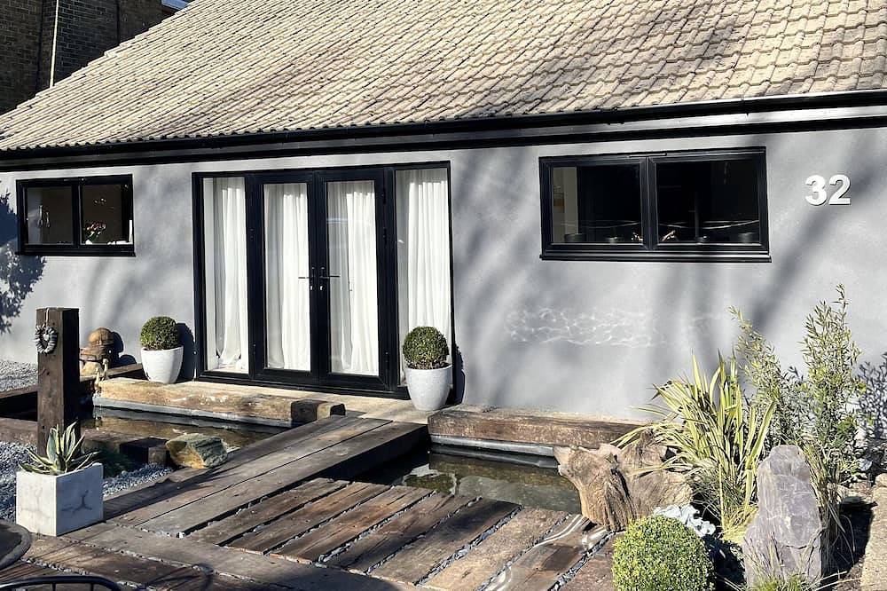 Beach House for 5 People in Kent, South East England