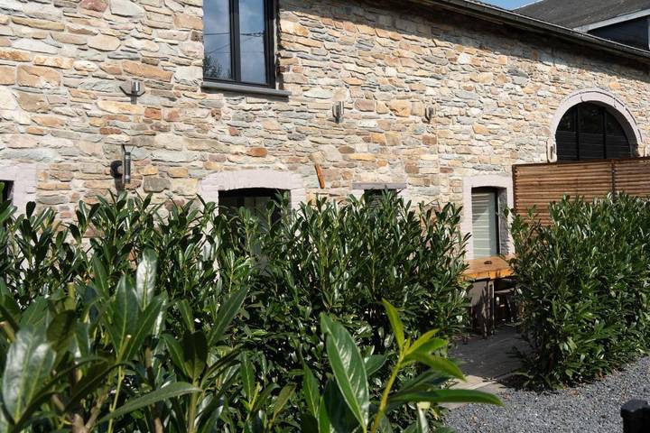 Location de vacances pour 4 personnes, avec terrasse ainsi que jardin et vue dans Provèdroux - 4