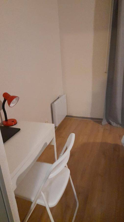 Gîte pour 2 personnes, avec balcon ainsi que piscine et jacuzzi à Échirolles - 3