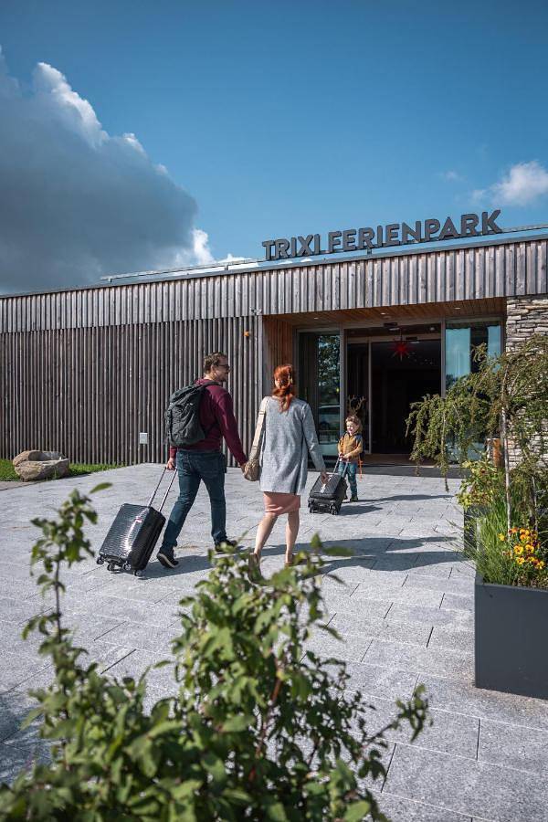 Ferienpark für 3 Personen, mit Sauna und Garten sowie Ausblick und Pool in Sachsen