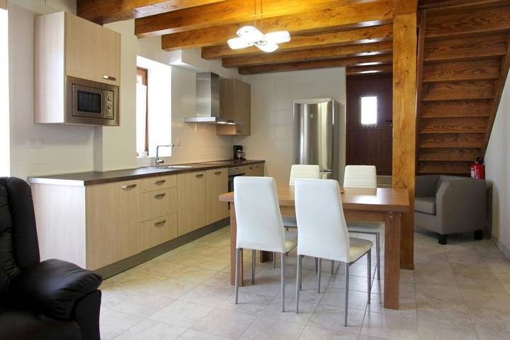 Maison de campagne pour 5 personnes, avec terrasse ainsi que jardin et vue à Erro - 4