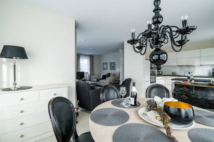 Ferienhaus für 6 Personen, mit Terrasse und Garten sowie Sauna in Ahrenshoop - 2