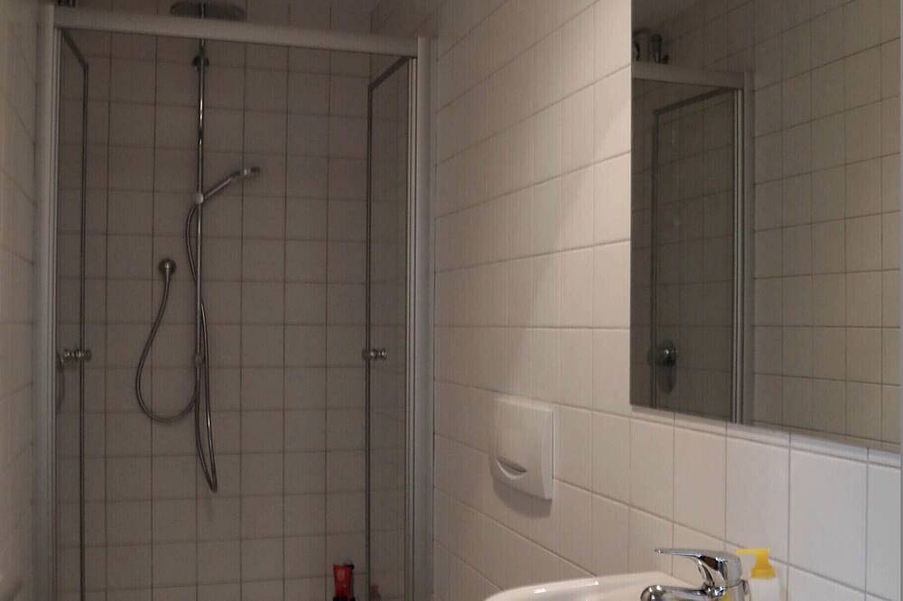 Ganze Wohnung, Moderne Atelierwohnung, möbliert, 50m², Lemgo/Brake in Lemgo, Kreis Lippe