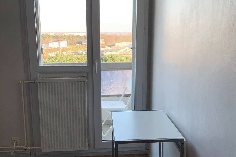 Appartement entier, Studio avec balcon et place de parking dans résidence calme in Gradignan, Région de Bordeaux