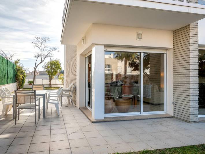 Maison moderne à Creixell pour 10 pers. avec Wifi et parking in Creixell, Costa Dorada