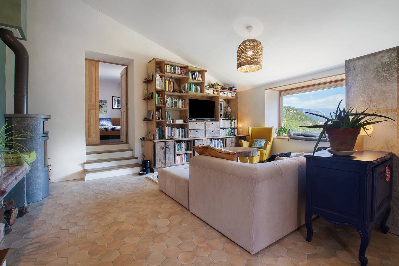 Country house 'La Bergerie du Grand Tilleul' with Mountain View, Private Garden, Wi-Fi