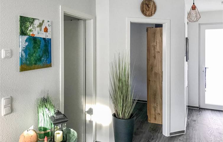 Ganze Ferienwohnung, Gemütliche Ferienwohnung mit TV und Parkplatz 1,5 km vom Strand der Müritzer Wiesen entfernt in Gelbensande, Rostock und Umgebung