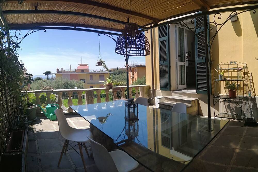 Three-room apartment with private garden in Chiavari, Riviera di Levante