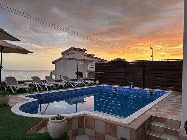Villa für 13 Personen, mit Balkon und Terrasse sowie Whirlpool und Garten in Montenegro - 3