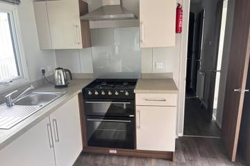 Log Cabin for 8 People in Poole, Poole Harbour, Photo 3
