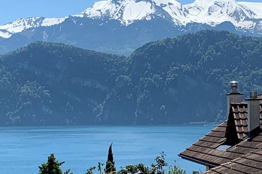 Ganze Wohnung, Refugium 2-Zimmer Maisonette-Ferienwohnung am Vierwaldstättersee Nähe Luzern in Weggis, Vierwaldstättersee