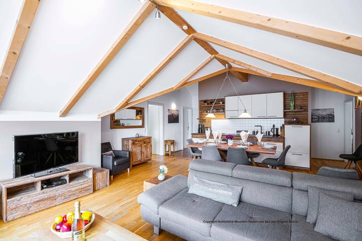 Ferienwohnung für 8 Personen, mit Balkon und Terrasse sowie Pool und Sauna
