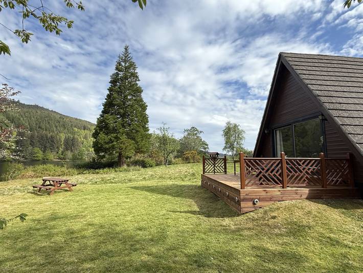 Holiday rental for 6 people, with garden and view as well as lake view and terrace, with pets the Highlands