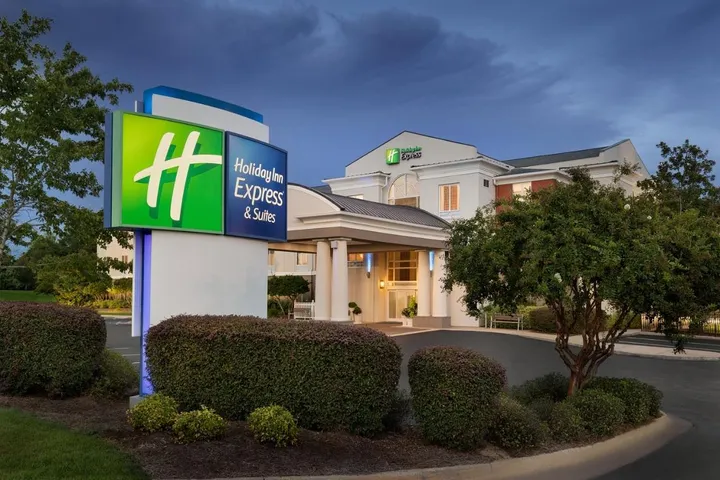 Hotel para 3 personas - 1