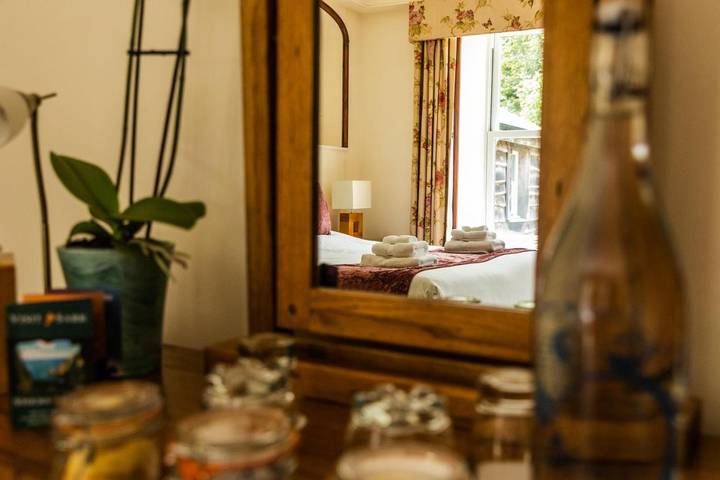 Hôtel pour 2 personnes, avec jardin ainsi que vue et piscine dans Îles Anglo-Normandes - 2