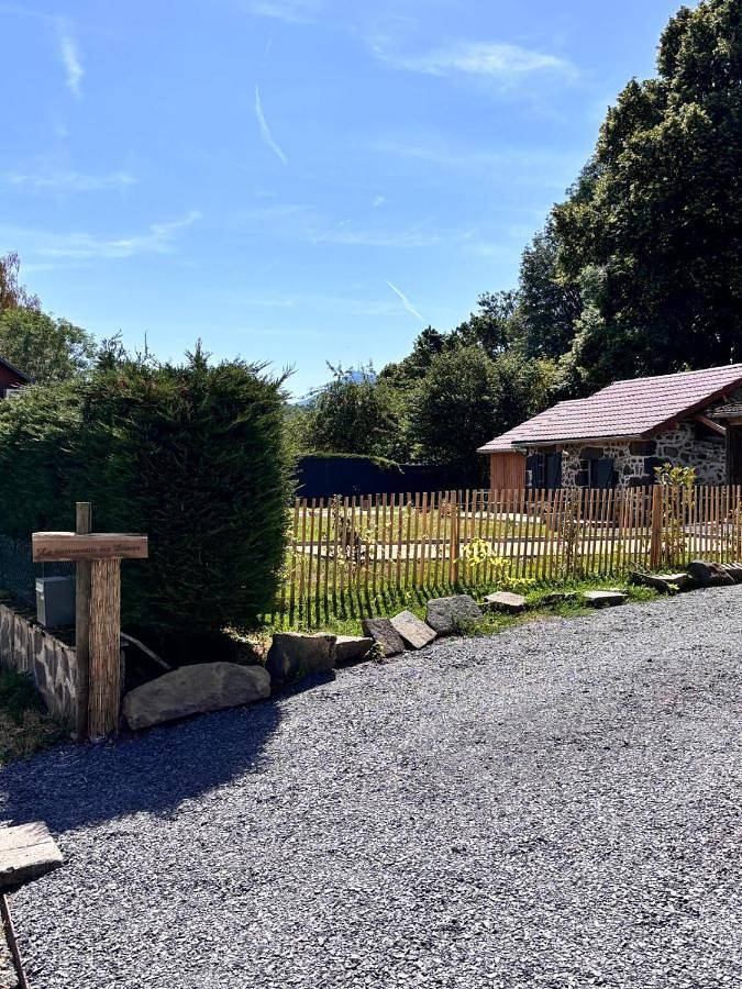 Location de vacances pour 4 personnes, avec Terrasse et Jardin dans Mazaye