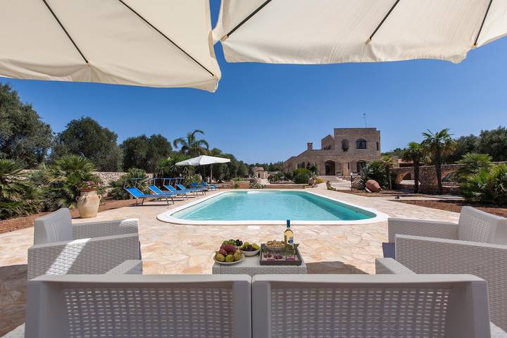 Chalet para 12 personas, con terraza además de piscina y jardín - 1