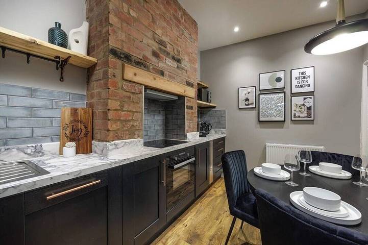 Glamping for 7 people, with balcony and garden in Plymouth