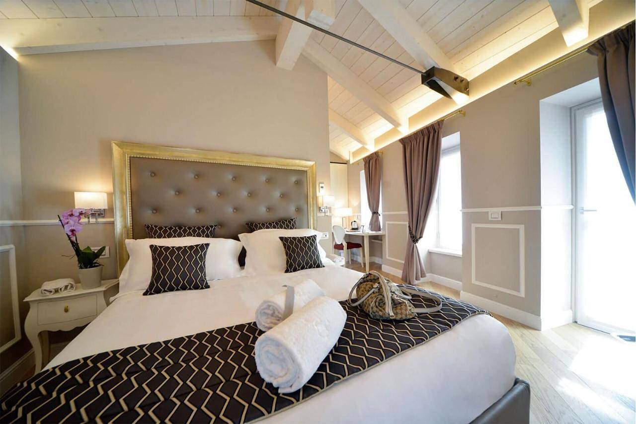 Eleìra Luxury Accomodations in Barolo, Langhe