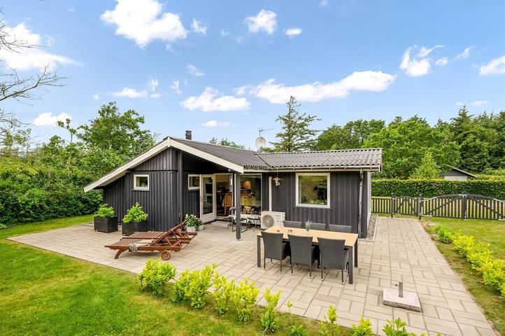 Ferienhaus für 4 Personen, mit Terrasse und Whirlpool in Nørhede Vest