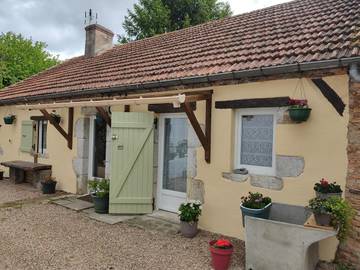 Gîte pour 5 personnes, avec jardin à Diou