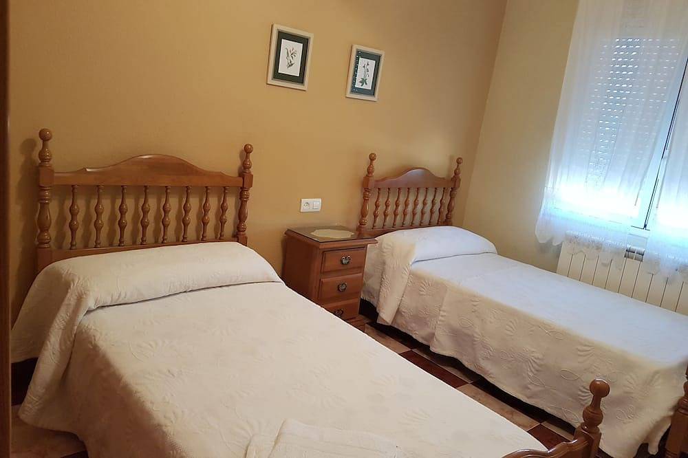 Casa rural en la Sierra de Gredos de 5-9 personas con impresionantes vistas &Bbq in Navalonguilla, Provincia de Ávila