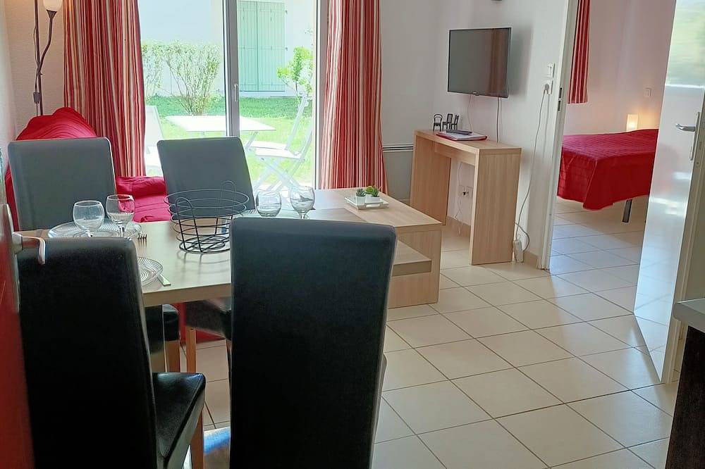 Entire apartment, T2 Jardinet Pmr Avec Dans Résidence Avec Piscine - D71 in Salies-de-Béarn, Béarn