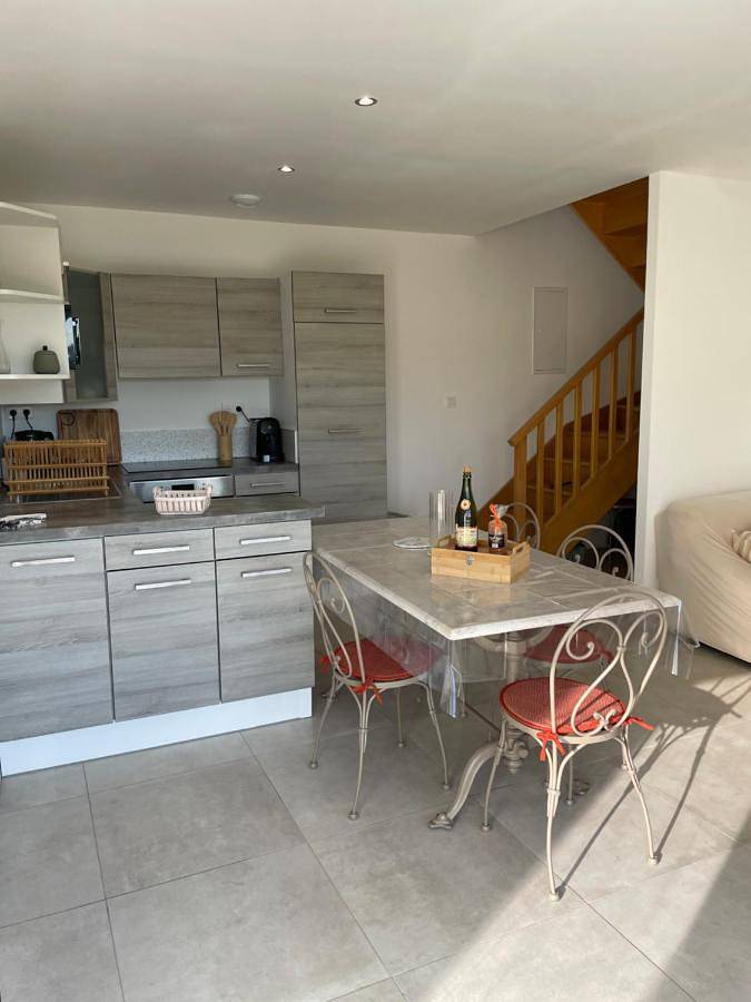 Location de vacances pour 8 personnes, avec vue ainsi que terrasse et jardin à Plogonnec - 4