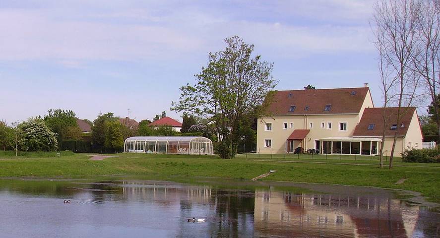 Gîte pour 2 personnes, avec Jacuzzi et Jardin ainsi que Piscine et Sauna dans le Calvados