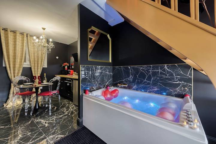 Location de vacances pour 2 personnes, avec Jacuzzi à Corbeil-Essonnes