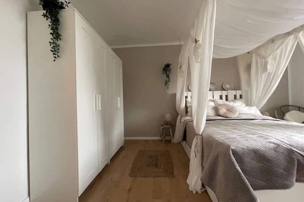 Ganze Wohnung, Weser-City-Panorama | 2Zi | 9Og | 5P | Mitte in Bremerhaven-Mitte, Bremerhaven