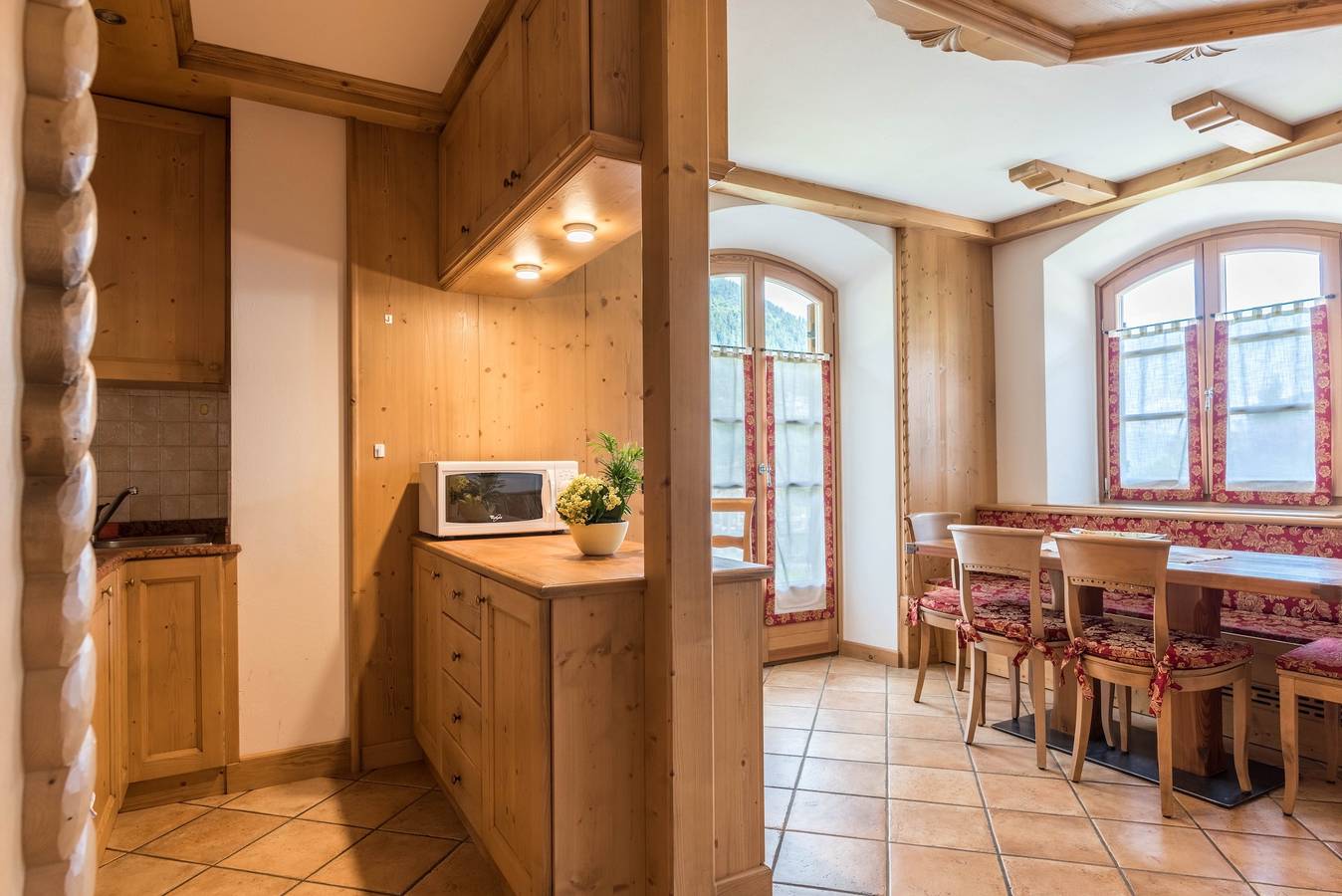 Appartamento intero, Appartamento rurale "Maso Margherita - Cort" con giardino e Wi-Fi in Almazzago, Alpi dell'Adamello e della Presanella