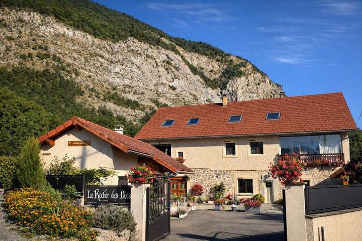 Gîte pour 3 personnes, avec jardin et vue à Le Glaizil