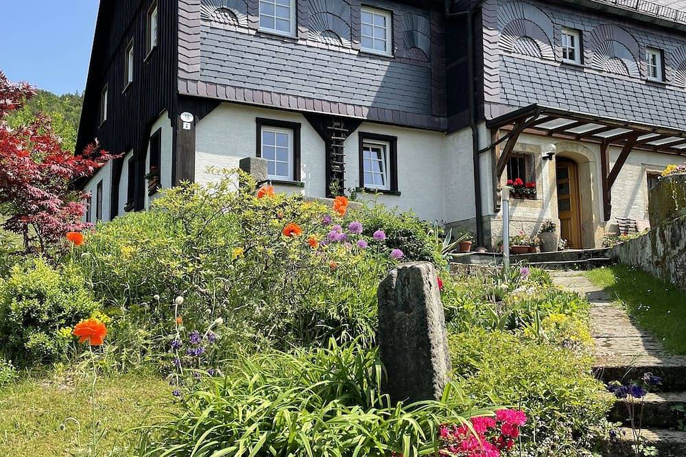 Ganze Wohnung, Gemütliche Ferienwohnung am Fuße des Kleinen Zschirnstein in Reinhardtsdorf-Schöna, Elbsandsteingebirge