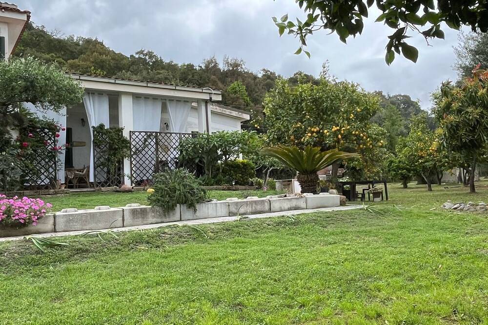 Entire apartment, Charming  apartment in marvelous Villammare, Cilento. in Villammare, Vibonati