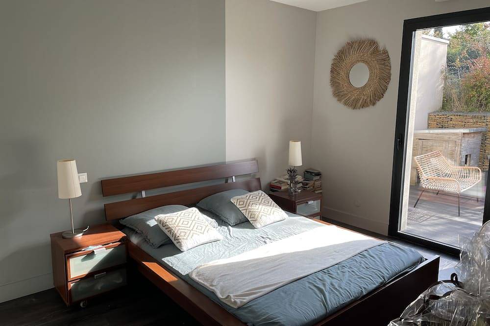 3 Bedroom Private vacation home in Lachassagne in Lachassagne, Beaujolais
